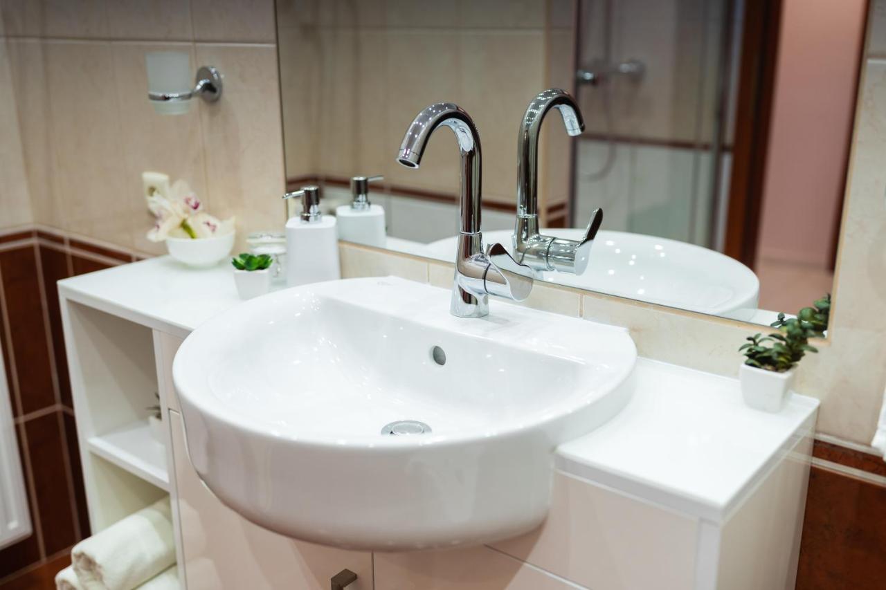 Sara-Lux Apartman Nyarliget Екстериор снимка
