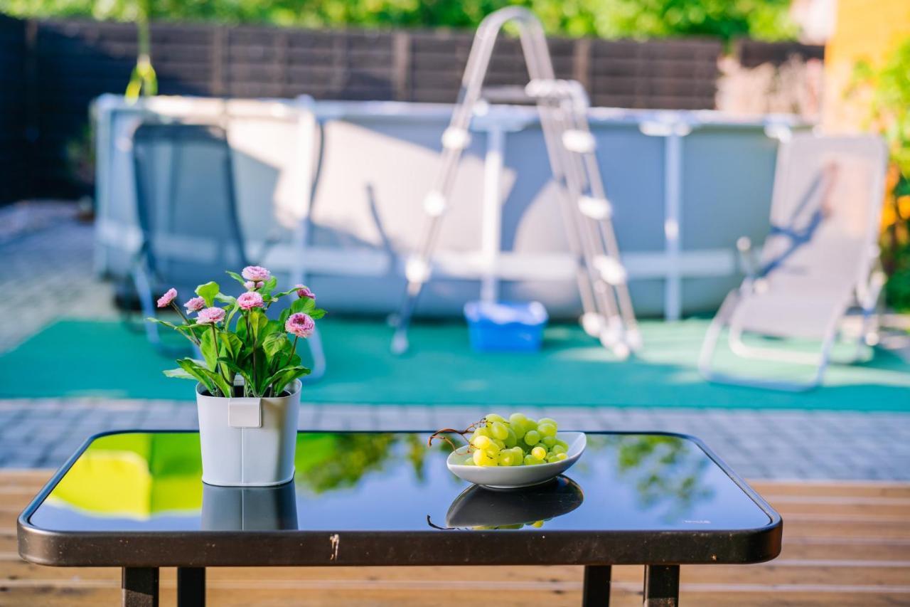 Sara-Lux Apartman Nyarliget Екстериор снимка
