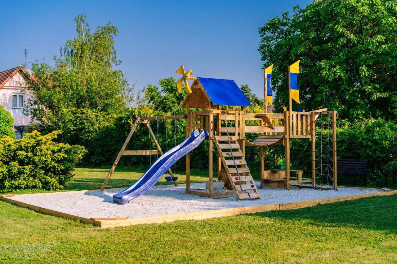 Sara-Lux Apartman Nyarliget Екстериор снимка