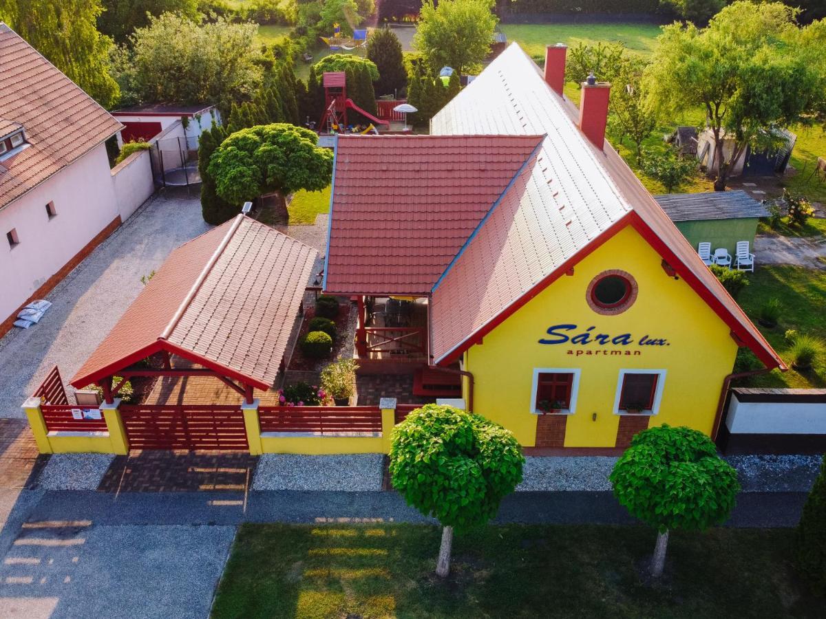 Sara-Lux Apartman Nyarliget Екстериор снимка