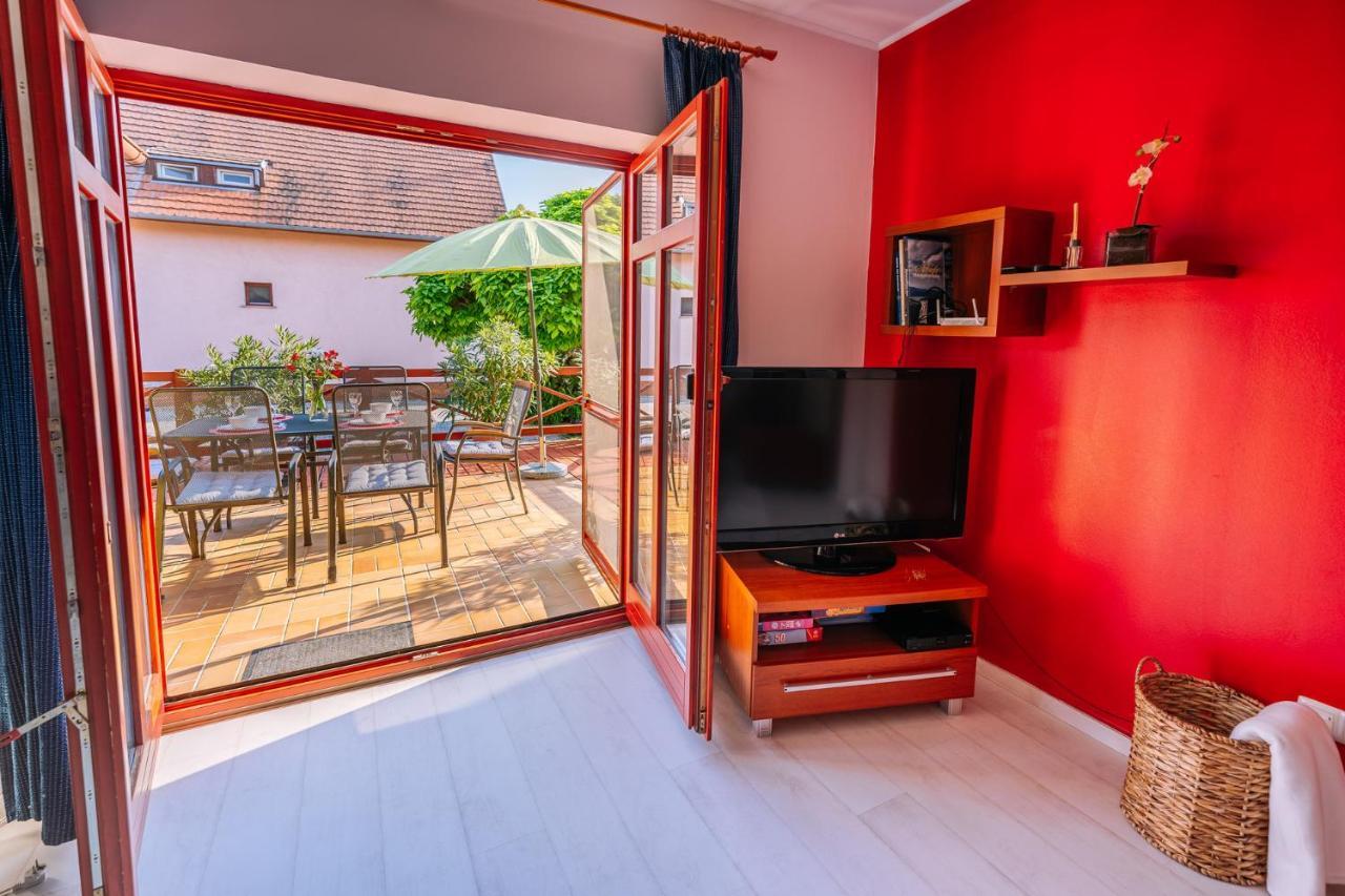 Sara-Lux Apartman Nyarliget Екстериор снимка
