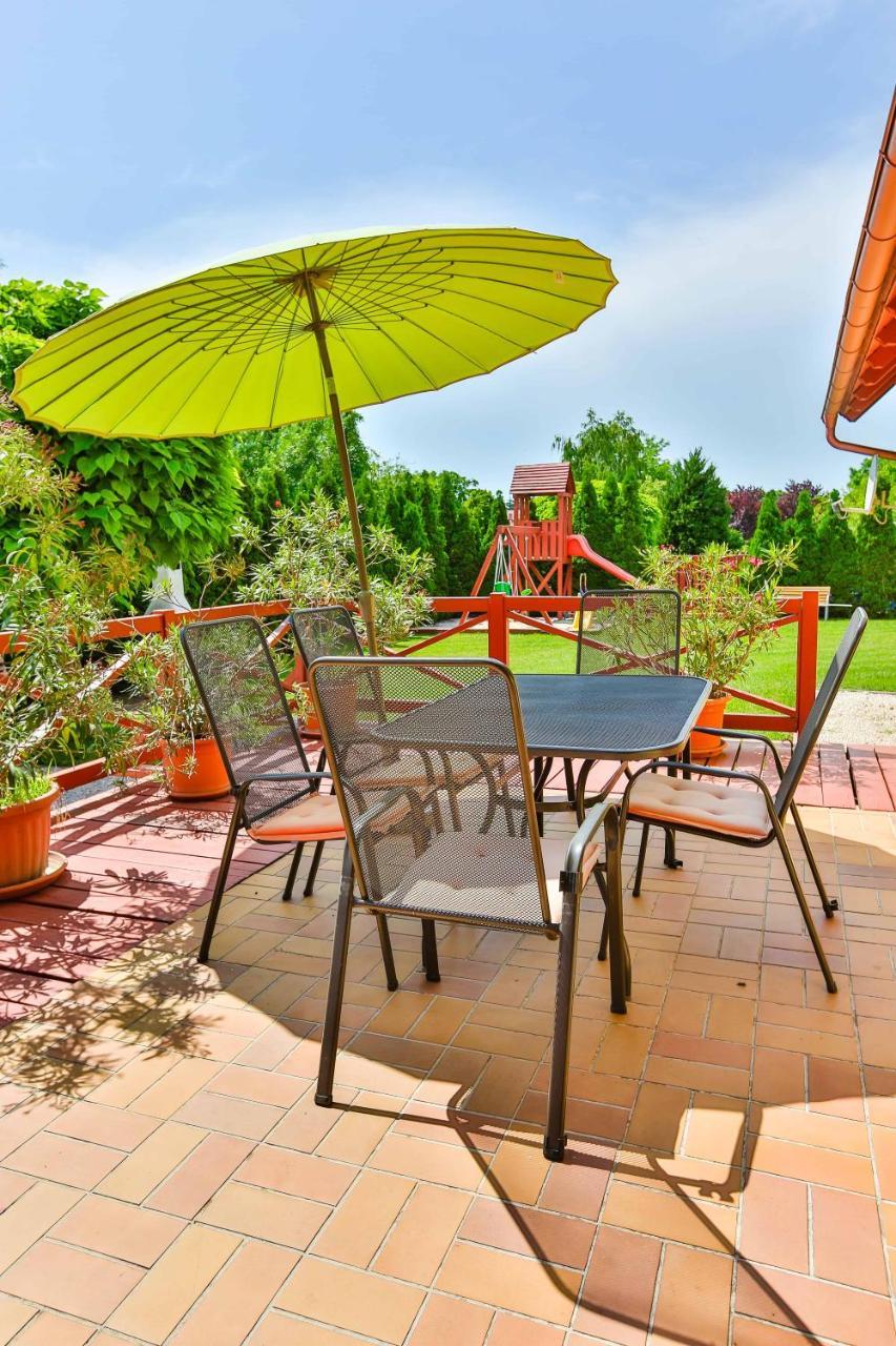 Sara-Lux Apartman Nyarliget Екстериор снимка