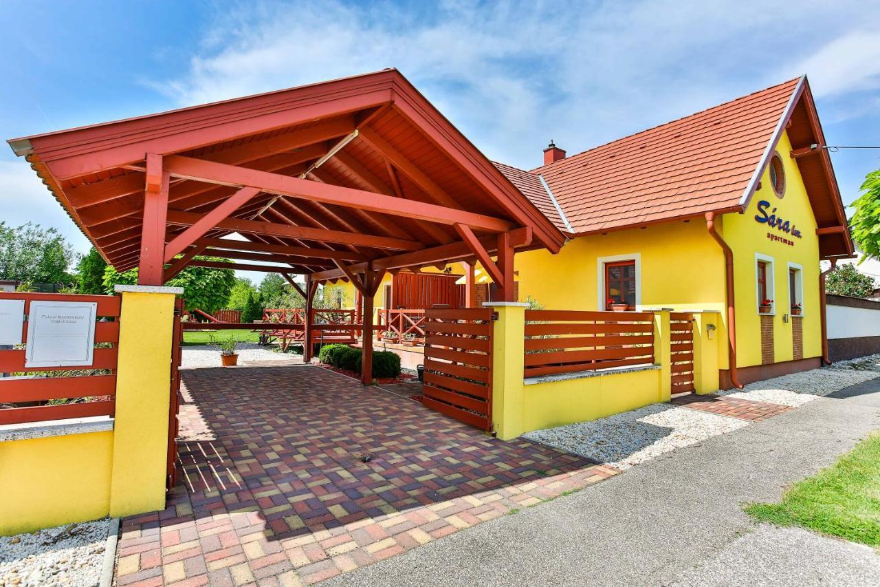 Sara-Lux Apartman Nyarliget Екстериор снимка