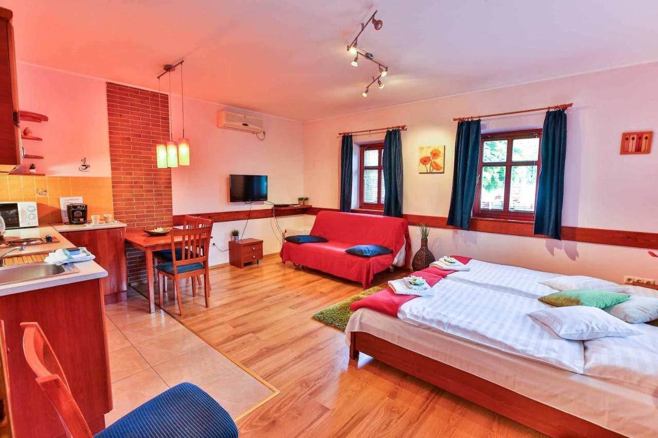 Sara-Lux Apartman Nyarliget Екстериор снимка